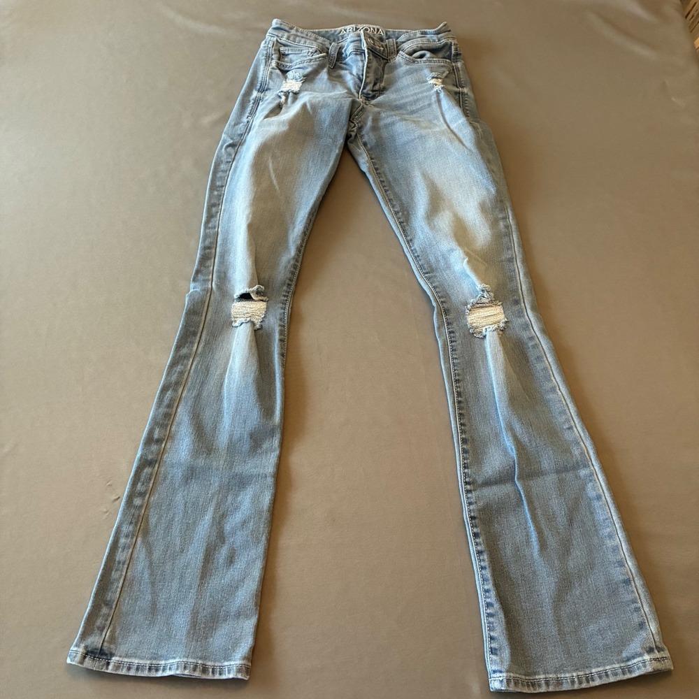 Arizona Jean Co Distressed Flare Leg Light Wash Denim Jeans Womens Size 25x31